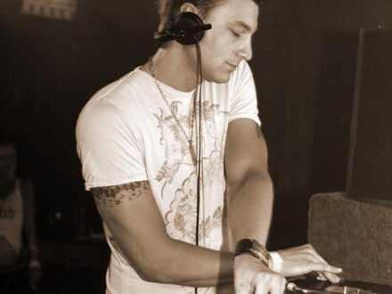 DJ Thonic